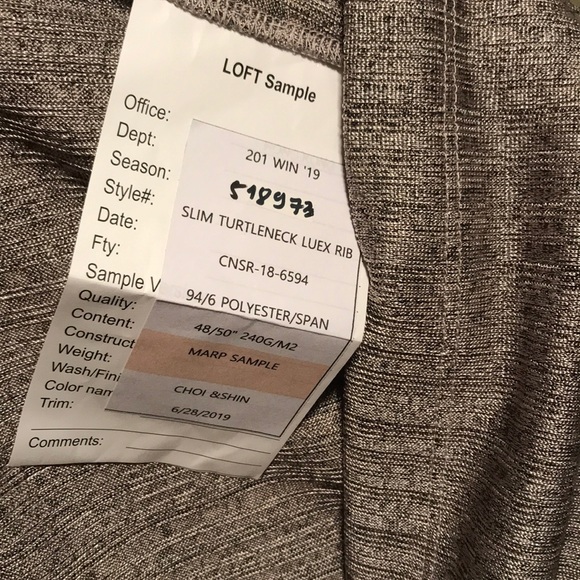 Ann Taylor Turtle Neck - Picture 3 of 3